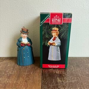 Hallmark Keepsake Ornament VINTAGE 1992 Lord Chadwick Charles Dickens‎ Caroler